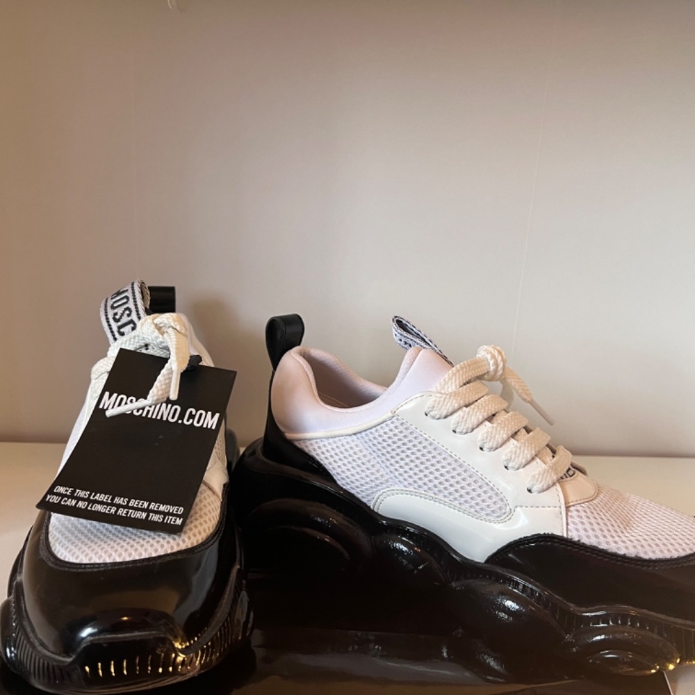 Sneakers - Picture 4 of 11